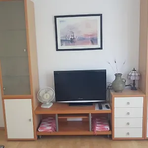 Privatunterkunft Zimmer 2 Nahe Thoraxklinik Mit Gemeinschaftsbad Und Gemeinschaftsküche 