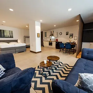 Servus-apartments Direkt In Der Nah Am Wasser Netflix Apartment