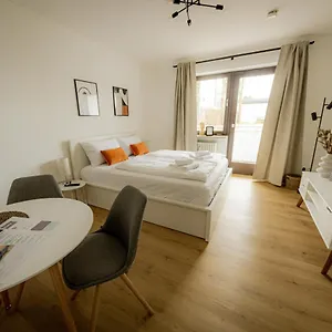 !goldpath! - Spitalhof I Modern I Wlan I Kueche I Balkon I Smarttv Mit Wipu Apartment